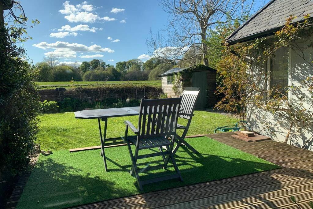 Spacious With Spectacular Views And Private Garden Villa Buxton  Exterior photo