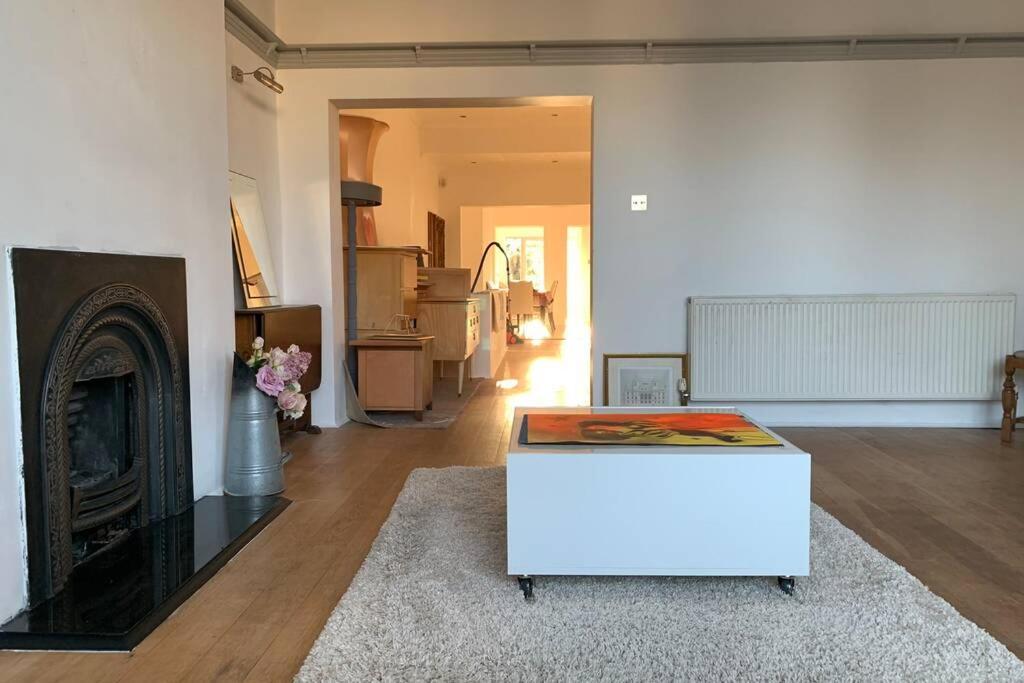 Spacious With Spectacular Views And Private Garden Villa Buxton  Exterior photo