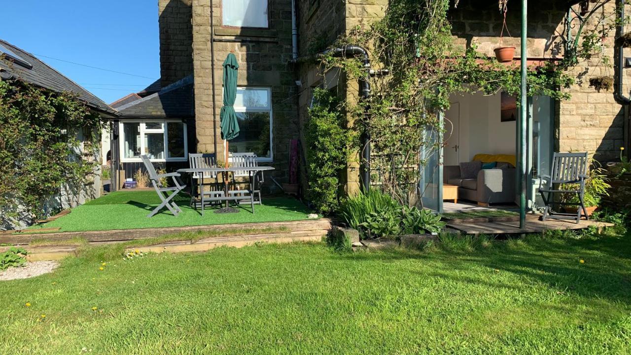 Spacious With Spectacular Views And Private Garden Villa Buxton  Exterior photo